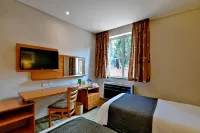 โรด ลอจ์ แซนด์ตัน กรายสตันไดรฟ์