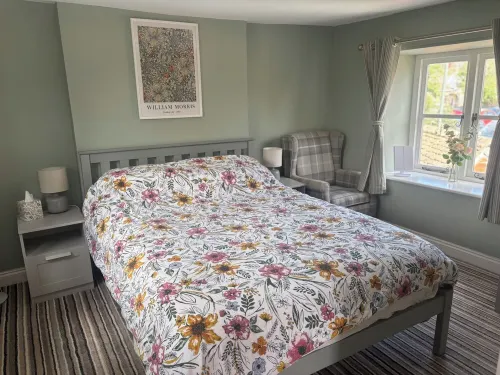 The Corner Cottage - ideal Cotswold way walk stay / pet friendly