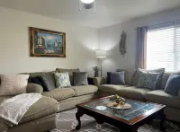 Business Class / Family Vacation / Large back yard