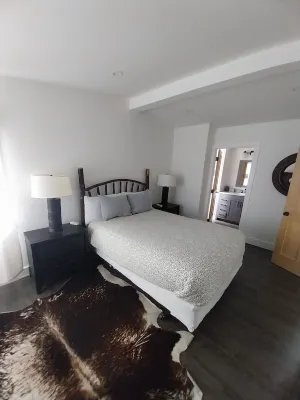 Emigrant Peak House with Spectacular View