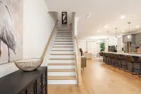 Newly and lavishly furnished 3-bedroom townhome in Bowie to enjoy your stay Hotels in Bowie