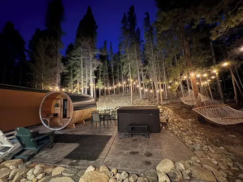 7 Person HOTTUB & BARREL SAUNA