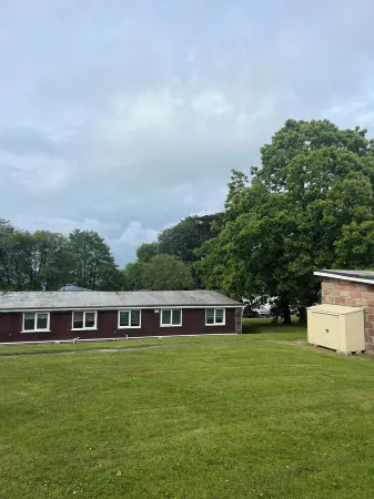 Sunshine chalet pet friendly sleeps 4 Отели рядом с достопримечательностью «The Burton at Bideford Art Gallery and Museum»