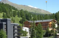 150 M from the ski slopes, lovely, bright apartment, renovated, sleeps 4