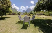 Bungalow Moorea Hotels in Afareaitu