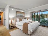 Lake front Glass house with Private Dock/Lake access/Kayak/Paddle board レッドモンドのホテル