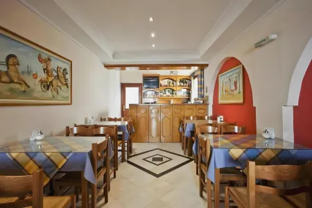 Antonia Hotel Отели рядом с достопримечательностью «Monastery of Profitis Ilias»