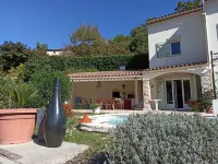 Magnificent villa with swimming pool and mountain view