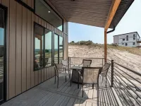 Modern 2024 build, in welcoming Lava Hot Springs. Top unit.