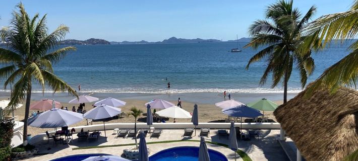 Breathtaking ocean front condominium in the gated community of Club Santiago Ξενοδοχεία στην πόλη Manzanillo