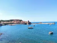 Bright apartment near Collioure, in a quiet residence Hotels in Port-Vendres