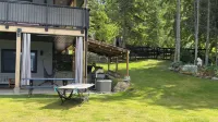 Cozy Country Retreat at the Baker Ranch. Pet Friendly with a Pet Fee. Lake View.