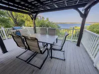 Unwind in Tranquility: Stunning Lake Views on Tuttle Creek Lake, Manhattan