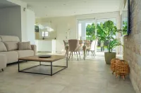 OASIS HOUSE Hotels in Benajarafe