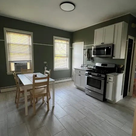 Cozy 2-bedroom apartment Providence with WiFi, AC
