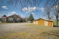 Maries Place - Walk to Subiaco Abbey! - 3-Star