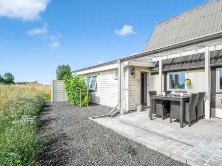 "Anneke" - 1.3km from the sea