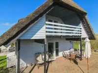 "Emiline" - 250m from the Sea