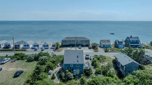 Dazzling Sunsets and Scenic Walks - Charming Bay Haven