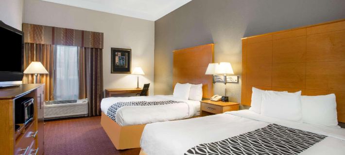 La Quinta Inn & Suites by Wyndham Norfolk Hotels in Norfolk
