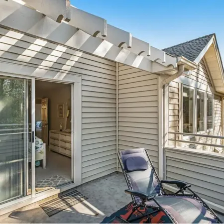 Cancellation Just Opened 8/1-8/8 for This Beautiful Totally Remodeled Townhouse!