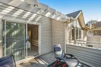 Cancellation Just Opened 8/1-8/8 for This Beautiful Totally Remodeled Townhouse!