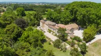 Château Saint Perret Hotels in der Nähe von Flughafen Avignon-Provence