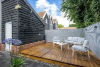 Detached House in Quiet Suffolk Village - Pets Allowed Hotels in Barham