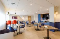 Brit Hotel Piscine & Spa - Fougères Hotels in Fougeres