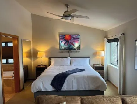 Casa  Buena Vista-Outdoor Hot Tub and Sauna Отели рядом с достопримечательностью «Парк Марина»