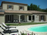 Spacious Villa with Pool - Villaer