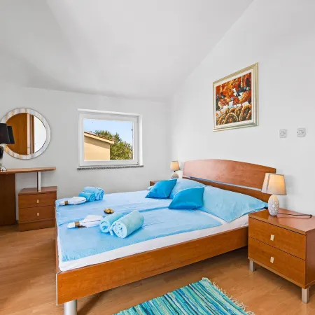 Family-friendly apartment with sea view