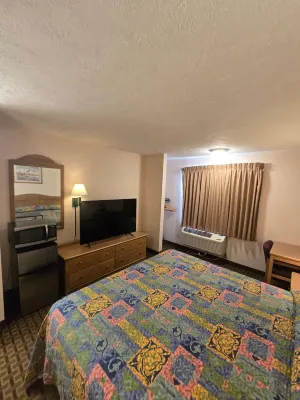 Capital O Roadside Inn Thedford NE 2 Hotels in Thedford