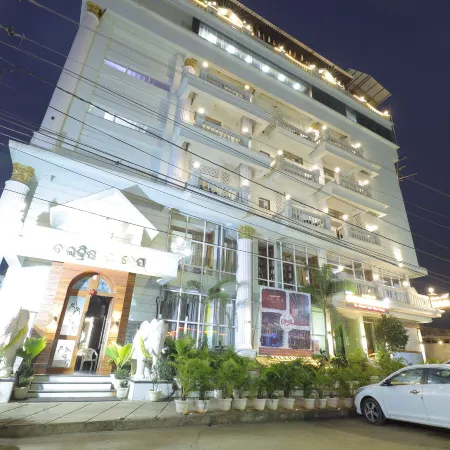 Balkrishna Palace Отели в г. Корапут
