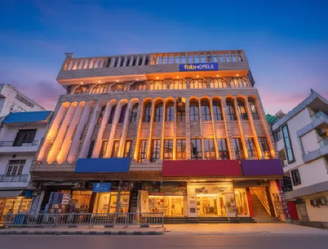 Via Standard Inn - Nr Prayagraj Railway Station Hotels near Naini chauraha, Naya Pull