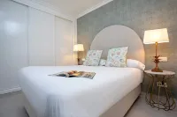 Exclusive Penthouse in Front of the Beach. Los Corales Beach - 2-Sterne