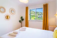 GuestReady - A Sweet Escape in Caniço - Balkoner