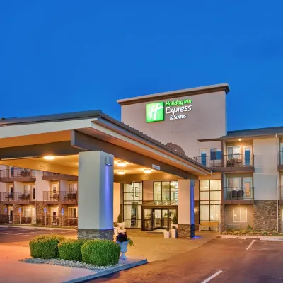 Holiday Inn Express & Suites BRANSON 76 CENTRAL by IHG Hotels near Sight & Sound Theatres