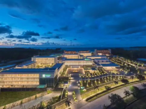 ฮอลิเดย์ อินน์ รีสอร์ต บินตัน ลาโกย บีช บาย IHG