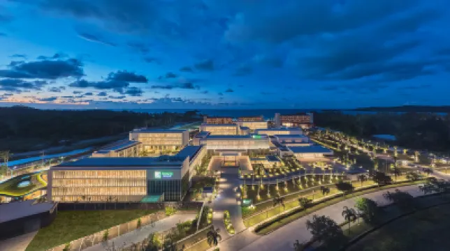 洲際假日度假飯店民丹島拉古海灘 寶藏灣附近的飯店