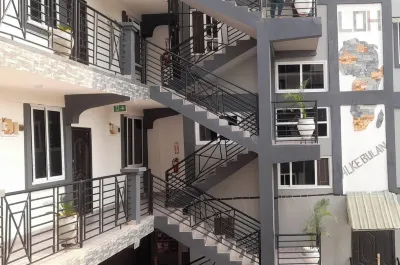 Cozy Two Bedroom Apartment in Kasoa  호텔