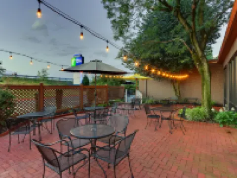 ฮอลิเดย์ อินน์ เอ็กซ์เพรส อเบอร์ดีน บาย IHG โรงแรมในอะเบอร์ดีน