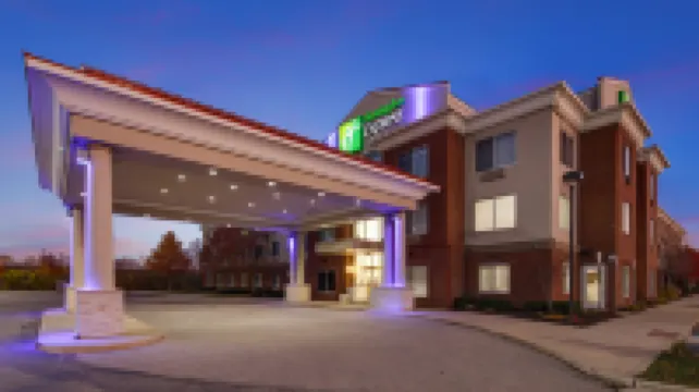 Holiday Inn Express & Suites DETROIT - FARMINGTON HILLS by IHG Hotels in 