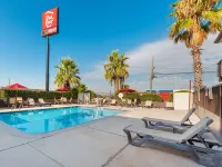 Red Roof Inn San Antonio E - Frost Bank Center Hotels near Copernicus Park