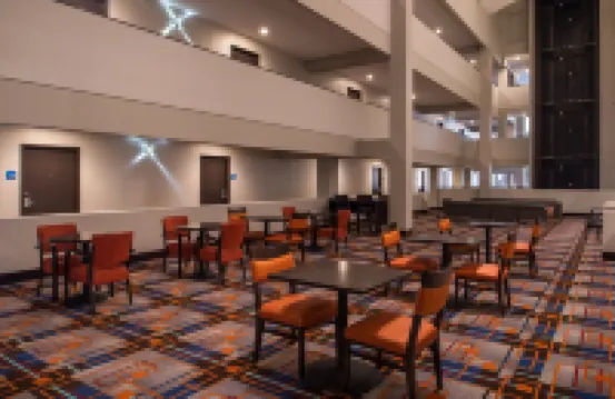 Holiday Inn Express & Suites SAN ANTONIO MEDICAL-SIX FLAGS by IHG