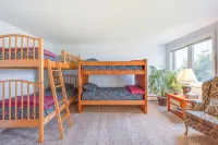 Burke Mountain Vacation Rental: Ski-in/Ski-Out! - parking