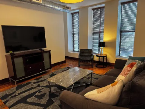 Stylish 2Br Loft in the Heart of Downtown Paducah โรงแรมใน