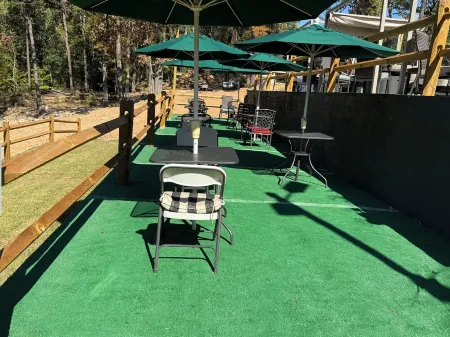 FIFA Fan Stylish Retreat Lodge in Heart of it All! 9.4 miles from the Stadium.