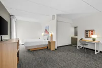 Spark by Hilton Des Plaines Chicago O'Hare