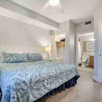 Lakefront Orlando Condo 1 Mi to Disney World! Rooms
